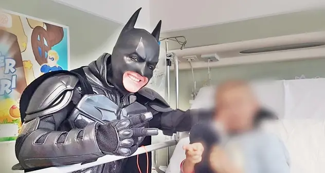 Batman e gli Svalvolati Bikers nuovamente insieme per i bimbi del Microcitemico: ecco l’iniziativa per la Pet Therapy