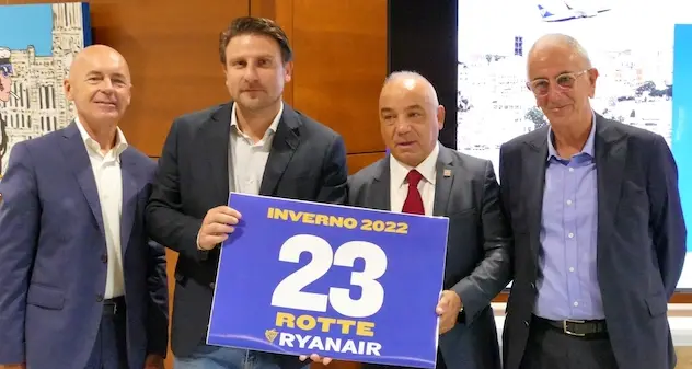 Ryanair: 23 rotte invernali a Cagliari, c'è la novità Genova
