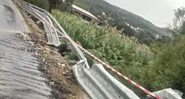 Blocco di marmo cade da Tir, ponte chiuso a Siniscola