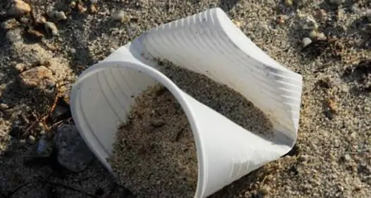 “Vietare l’uso della plastica”, i Progressisti scrivono a Solinas e Pais