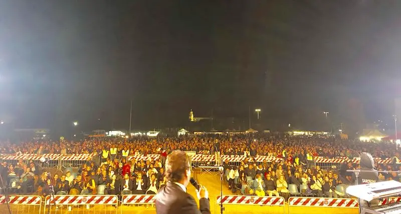 Un successo senza precedenti l’evento musicale trasmesso da Sardegna Live per Cenzo Vadilonga