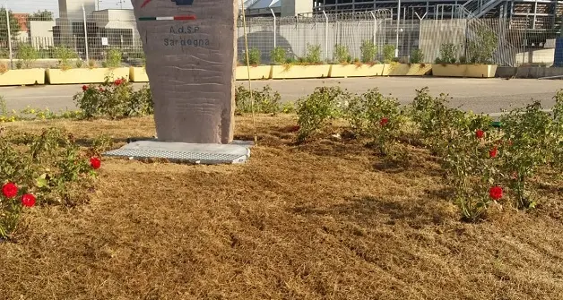 Diserbante in un tratto di area verde del porto di Oristano. L’Adsp: “Atto vandalico”