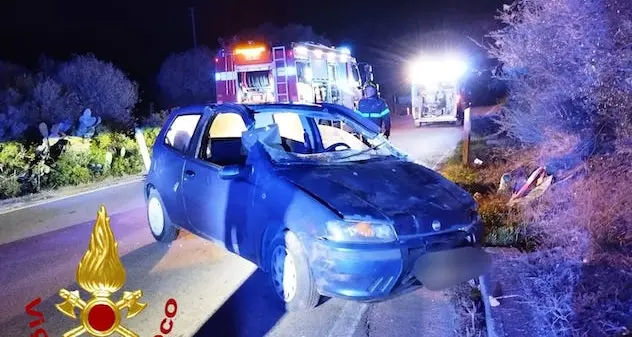 Baja Sardinia. Auto si ribalta sulla Sp 59, ferita una ragazza