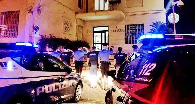 Agenti uccisi a Trieste, la vicinanza dei cagliaritani in Questura