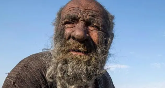 E’ morto Amou Haji, l’uomo più sporco del mondo