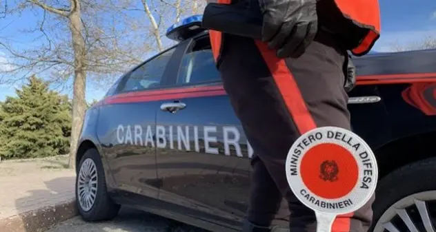 Sanluri. Sfreccia a 150 chilometri orari e sperona l’auto dei carabinieri: arrestato