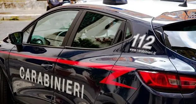 Bimba di 2 anni caduta dal terzo piano: arrestato il padre