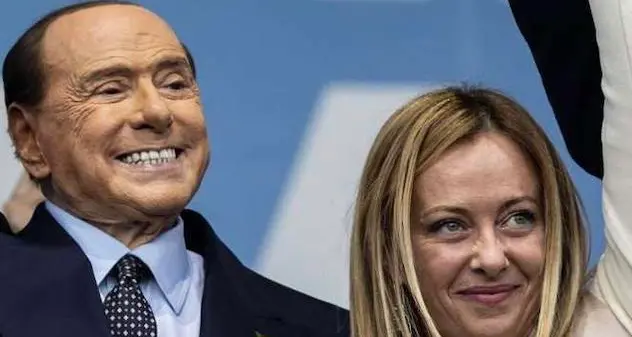 Governo, Berlusconi: “Situazione difficile ma fiducia convinta”