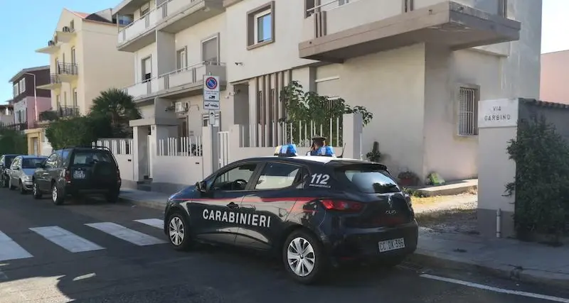 Carabiniere libero dal servizio arresta una ladra d’appartamenti