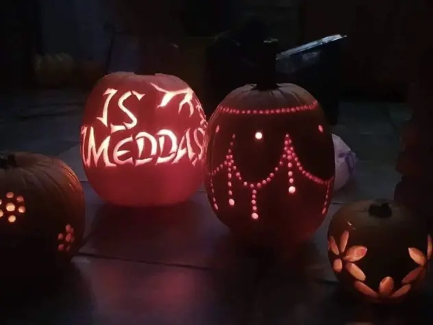 In Sardegna Halloween è “Is Animeddas”: il ricordo dei morti tra atmosfere tetre, piccoli doni e tavole apparecchiate