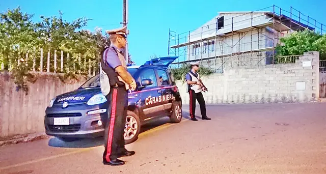 Lavoravano in nero in una pizzeria, scattano le maxi sanzioni dei Carabinieri per il gestore