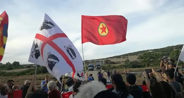 Scontri fra polizia e antimilitaristi a Capo Frasca