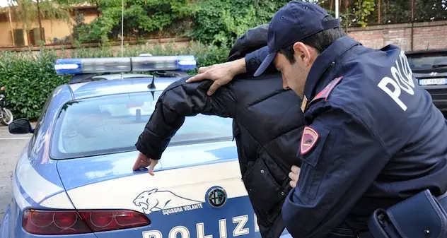 Fermato in auto a Iglesias: con sé aveva cocaina ed eroina, in casa anche hashish
