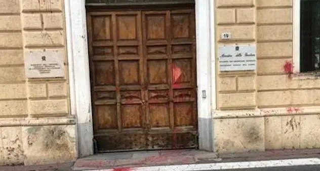 Cagliari. Atto vandalico contro il provveditorato penitenziario della Sardegna