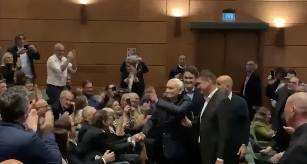 Gigi Riva in sala a Cagliari per la prima del 'suo' docufilm