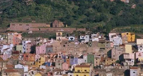 Bosa, lotta all’abbandono indiscriminato di rifiuti: individuati alcuni incivili