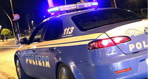 Cagliari. Vendeva alcool a minori di 16 anni: la Polizia chiude un esercizio pubblico e denuncia il titolare