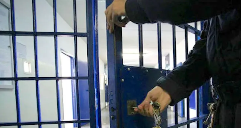 Sassari. Recluso aggredisce un altro detenuto “per rimarcare la sua predominanza”. La denuncia: così non si può lavorare