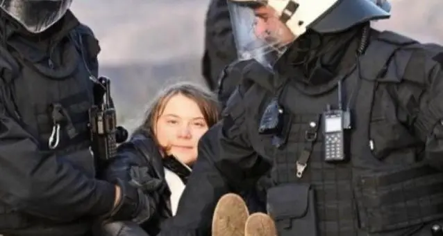 Germania. Allontanata e identificata Greta Thunberg