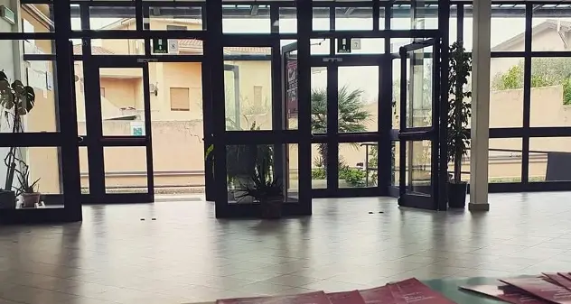 Da Guspini all'ambasciata iraniana in Italia le ciocche di capelli degli studenti per protesta