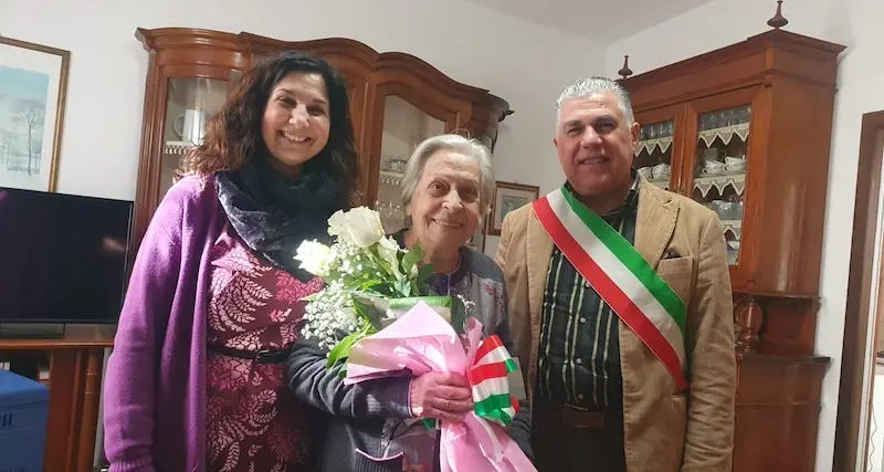 Terralba. La signora Marianna compie 101 anni e svela il suo segreto: “Non sposarsi mai”