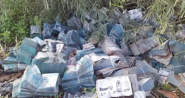 Pacchi di volantini Mondo Convenienza, Saponi & Profumi e Despar mai consegnati e buttati in campagna. VIDEO