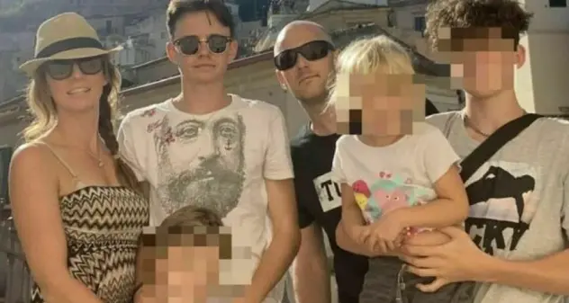 “La scuola è un disastro, ce ne andiamo in Spagna”. Famiglia finlandese lascia l’Italia dopo due mesi