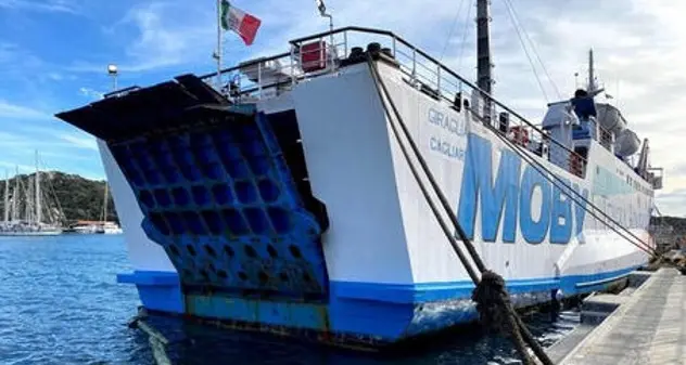 Maltempo: mare forza 8, stop a traghetti Sardegna-Corsica