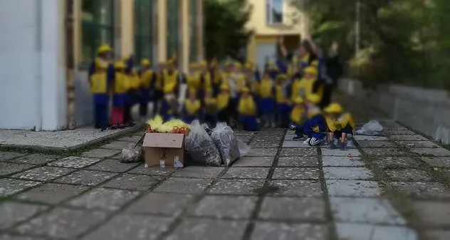 I ragazzi di Urzulei ripuliscono il paese