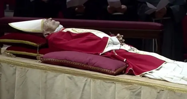 Oggi i funerali del Papa emerito Benedetto XVI nella Basilica di San Pietro