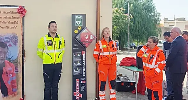 Per i 30 anni dell’Sos Elmas i volontari regalano un defibrillatore alla comunità di Elmas