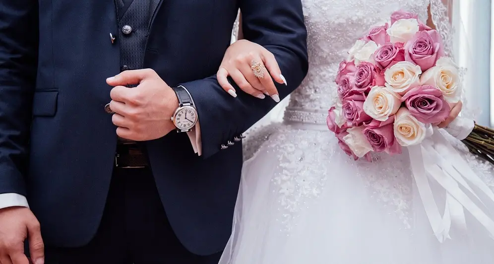 La Lega propone bonus matrimonio da 20mila euro, ma solo per chi si sposa in chiesa