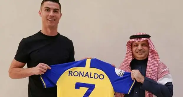 Cristiano Ronaldo passa all'Al Nassr: un miliardo di euro fino al 2030