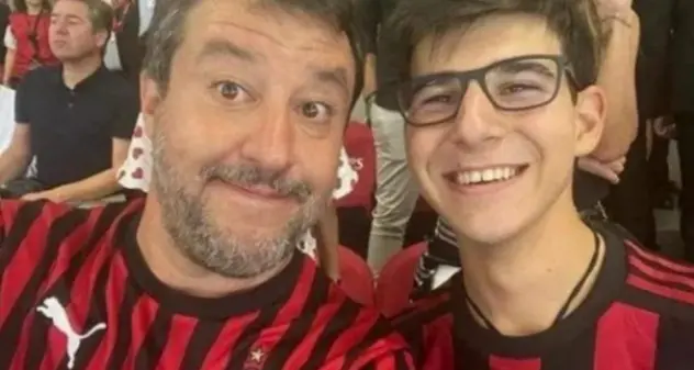 Il figlio di Salvini minacciato e rapinato, il ministro: “A Milano capita a tanti”