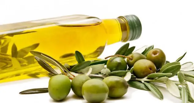 Addio a oltre una bottiglia su tre di olio extravergine d'oliva italiano