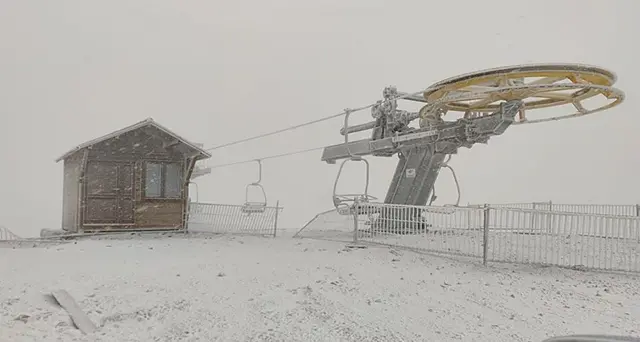 Bruncuspina si riveste di bianco. Ecco le bellissime foto dei primi fiocchi di neve. VIDEO