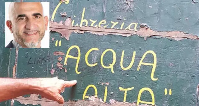 Venezia, danni alla libreria “Acqua alta”. Marco Melis: “Riflettere sul futuro delle nostre città”