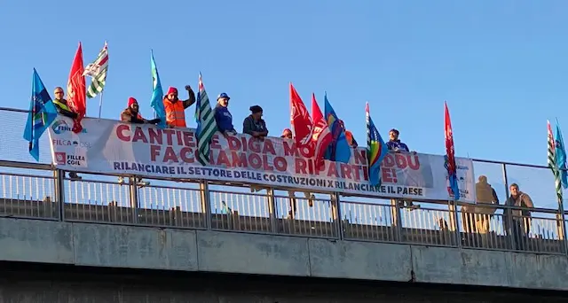 Edili Fillea, Filca e Feneal, oggi la protesta sul cavalcavia della 195: “Servono azioni mirate”