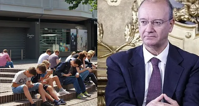 Studenti: “Sbagliato il divieto dei cellulari a scuola, insegnateci a utilizzarli”