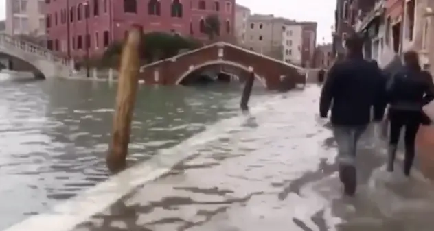Marea da record a Venezia, il racconto di una ragazza sarda: “Ho avuto paura”