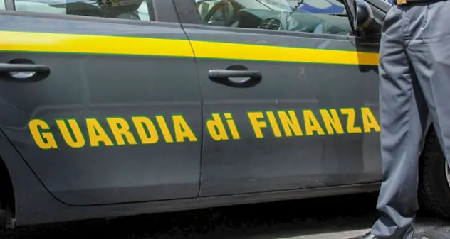 Cadavere davanti al lungomare di Olbia: indagini della Guardia di Finanza in corso