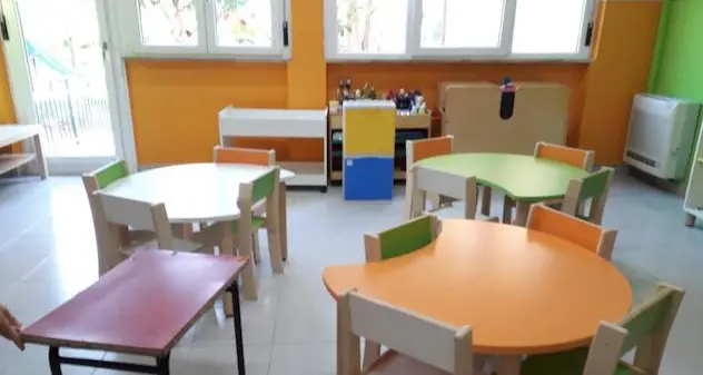 Nuovi arredi per i piccoli studenti