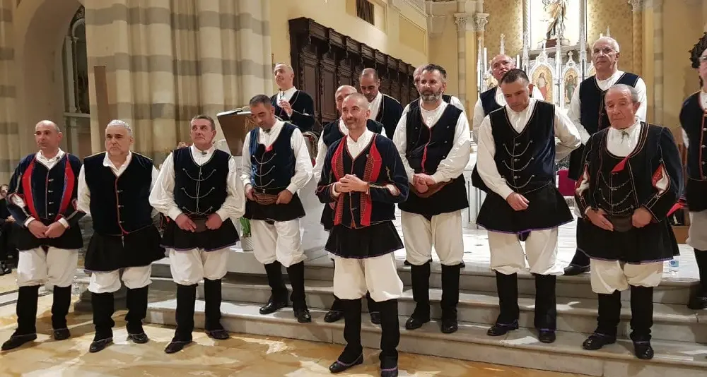 Aritzo. Riflettori accesi sulle voci di un'Isola: tenores e corali polifoniche fra tradizione e innovazione