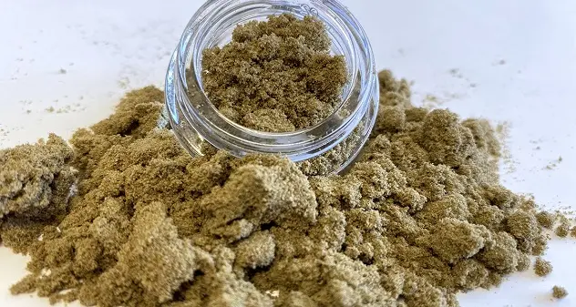 Kief, la droga che \"accelera lo sballo\" arriva anche in Sardegna: fermato un giovane a Sestu