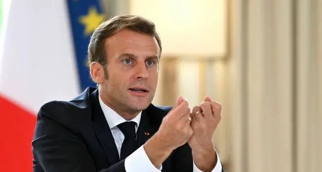 L’annuncio di Macron: “Dal 2023 preservativi gratis per i giovani”