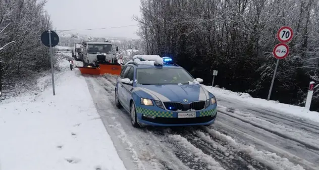 Nevicate nel Nuorese: in campo nel finesettimana 65 pattuglie della polizia stradale