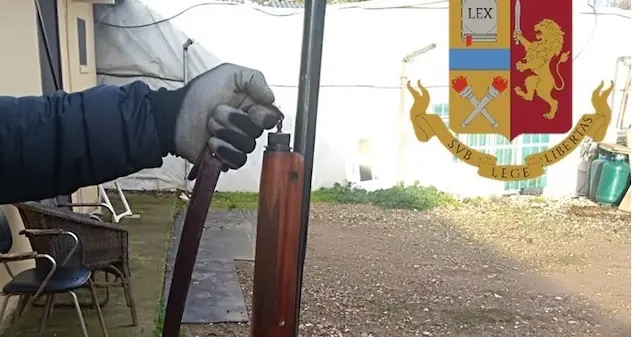 Assemini. Nascondeva armi in casa: arrestato un pregiudicato 61enne