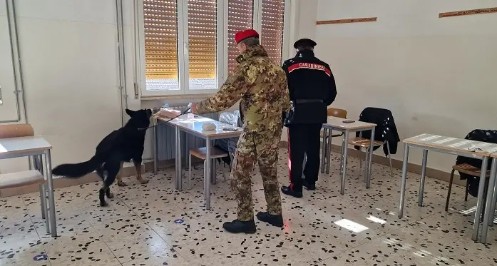 Macomer: controlli antidroga nelle scuole