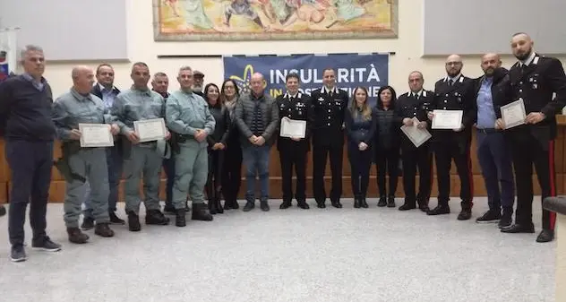 Orosei. Benemerenza civica ai militari che catturarono il caimano