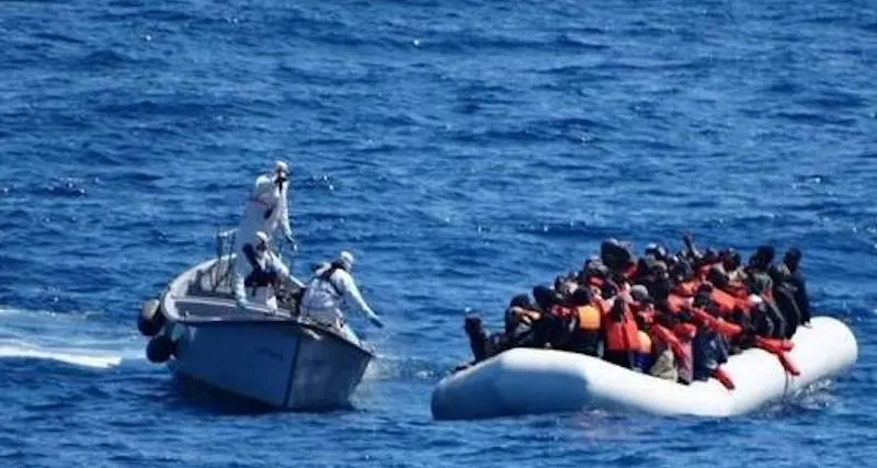 Migranti, 8 cadaveri su barchino a Lampedusa